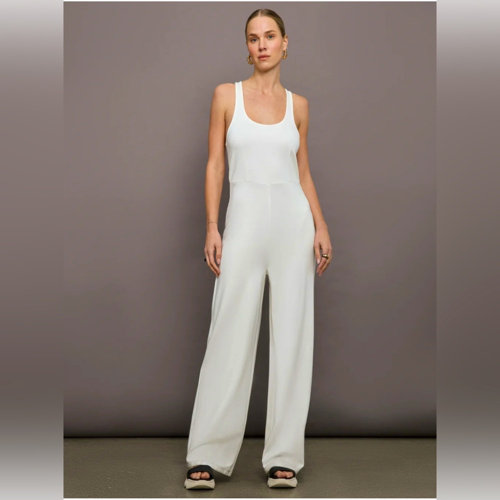 Carbon 38 Lenox Knit Jumpsuit 
Gardenia